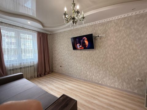 Арт. 101412430 С радостью представляю вашему вниманию уютную однокомнатную квартиру, расположенную в районе с прекрасной инфраструктурой. Всего в 5 минутах ходьбы находится Красная площадь, что делает этот район еще более привлекательным. В непосредс...