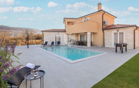 Location: Istarska županija, Kršan, Kršan. Only in our offer, we exclusively present a newly built beautiful holiday home with a swimming pool. On a spacious plot of 1016 m2, this beautiful two-story house is located, which combines indigenous and mo...