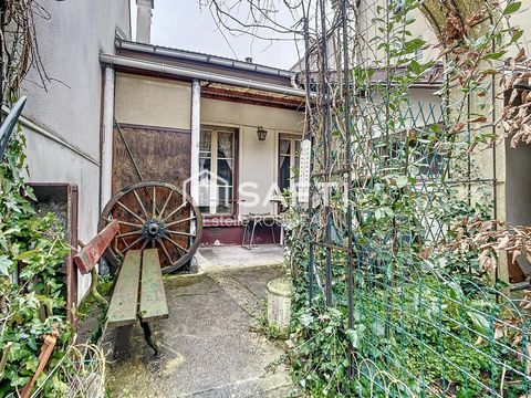 Maison à rénover 12 mn à pied RER commerces écoles