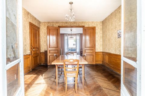 Belle maison familiale de 130m², 4 chambres, quartier recherché proche du centre-ville.