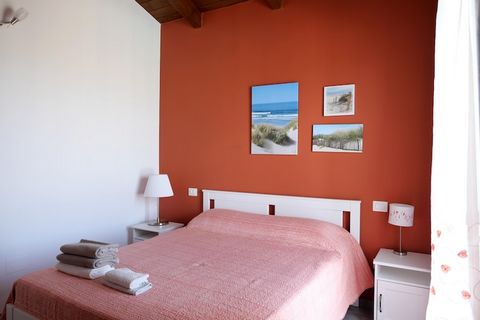 Cet appartement idyllique est situé dans un endroit ensoleillé sur une propriété de rêve clôturée de 5 000 m² avec vue panoramique sur la mer et le paysage vallonné, entouré d'oliviers. Dans les collines des Marches et dans les environs pittoresques,...