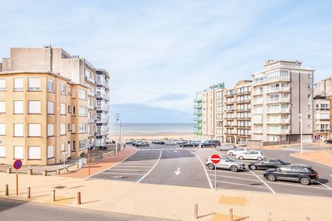 50 meters from the sea - 3 bedrooms - 6 to 7 people Beautiful 3-bedroom apartment, completely renovated 50m from the dike with a beautiful view of the dike and the sea. Within walking distance of the center. The apartment is spacious, sunny and well ...