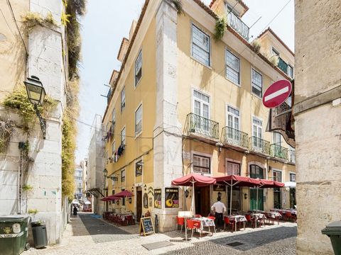 Exclusivo Prédio Pombalino na Rua do Diário de Notícias - Lisboa Apresentamos-lhe uma oportunidade única de investimento no coração histórico de Lisboa. Este magnífico prédio pombalino situa-se na prestigiada Rua do Diário de Notícias, em pleno Bairr...
