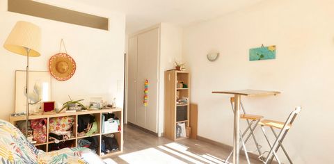 Studio sans travaux au calme et lumineux