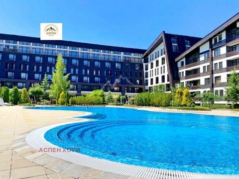 Wij presenteren u een uniek appartement met één slaapkamer, volledig gemeubileerd, in een prachtig omheind complex, perfect onderhouden tuin, een enorm buitenzwembad, een luxe en werkende spa, een prachtig uitzicht op de bergen, gratis bewaakte parke...